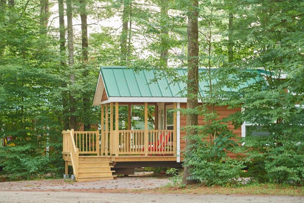 Lake George Escape photo