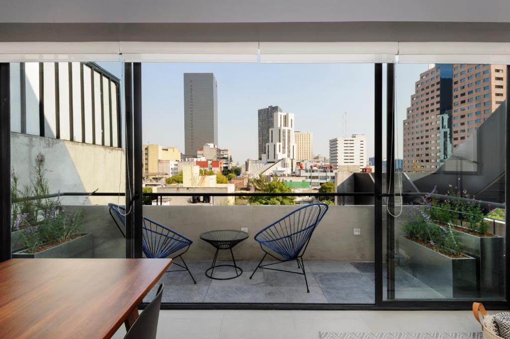 Alcazar Apartments - 5
