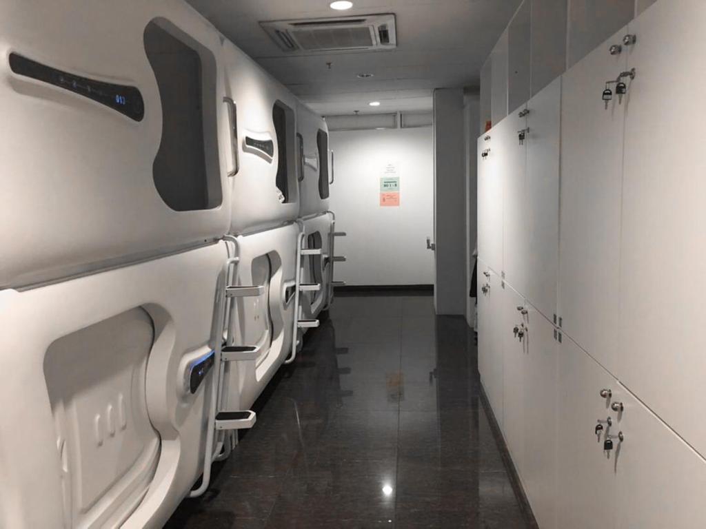 H2 Capsule Inn photo