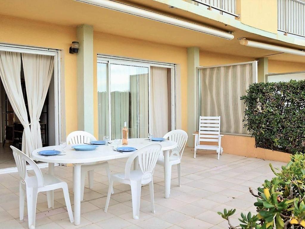 Appartement T2 avec Parking au Lavandou, Pieds dans l'Eau - FR-1-251-210 - 3