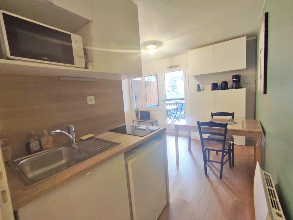 Le cerf charmant, T2, Luchon, wifi, balcon, ascenseur, 4 personnes - 4