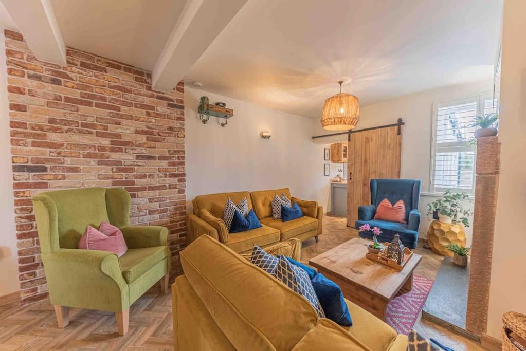 Teapot Cottage in Ennerdale - Hot tub Pizza Oven Log Burner, Cleator