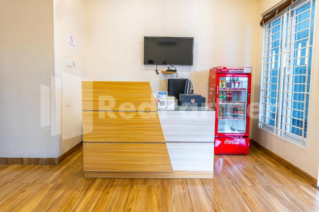 SUPER OYO 3316 Adam Malik Guesthouse photo