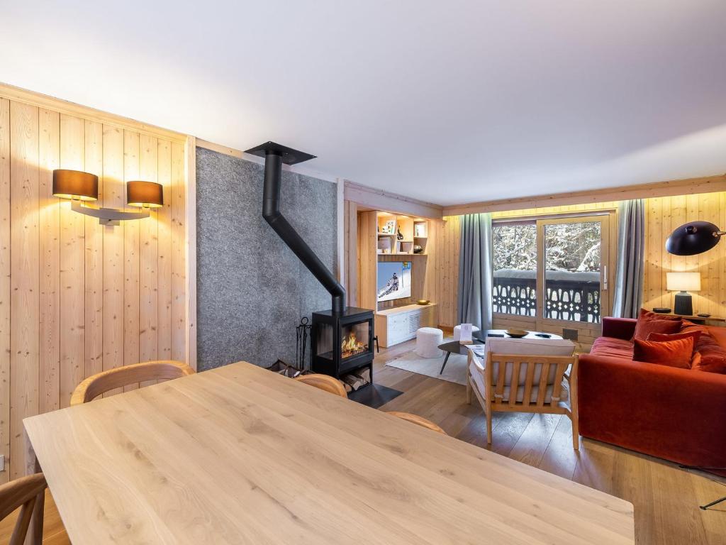 Appartement rénové avec 2 suites, balcon et poêle à bois, proche centre et remontées mécaniques, Megève - FR-1-569-39 - 1