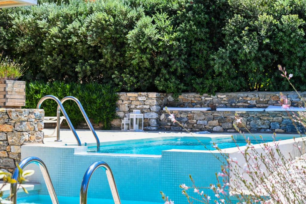 Schinoza Luxury Suites photo