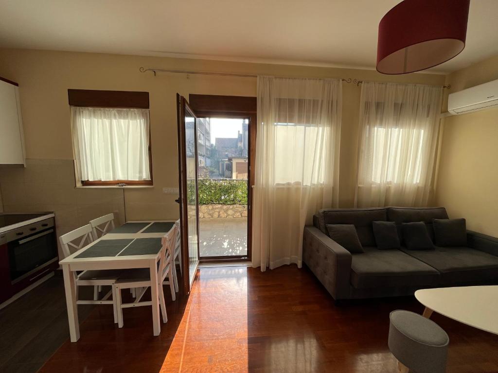 Apartment Sunlight - 2