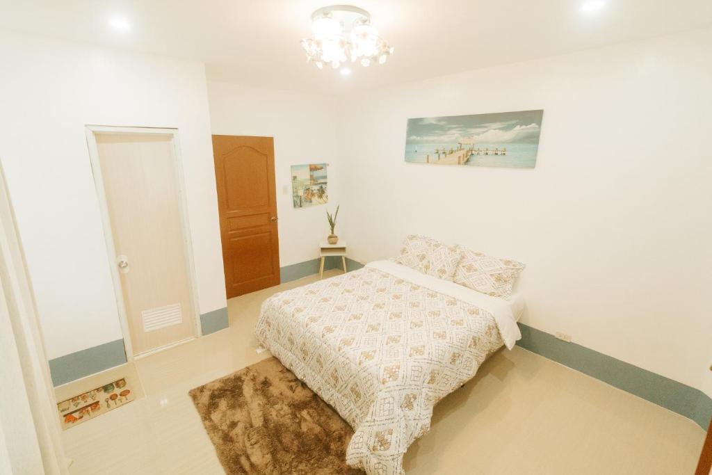 Marina Breeze Resort photo