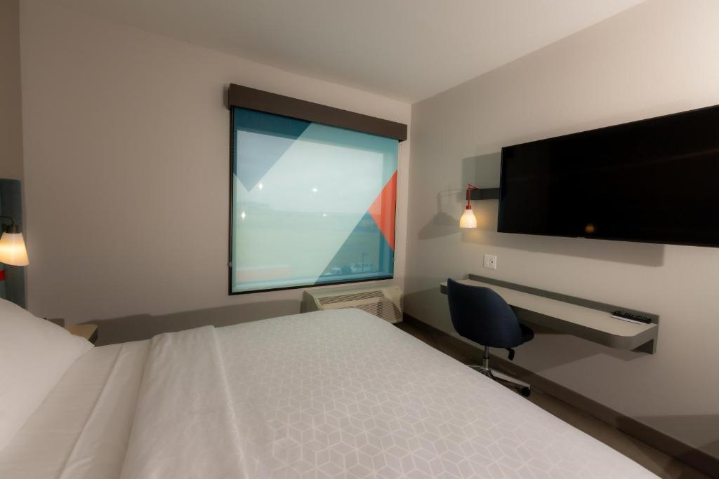 Avid Hotels Denver Airport Area photo