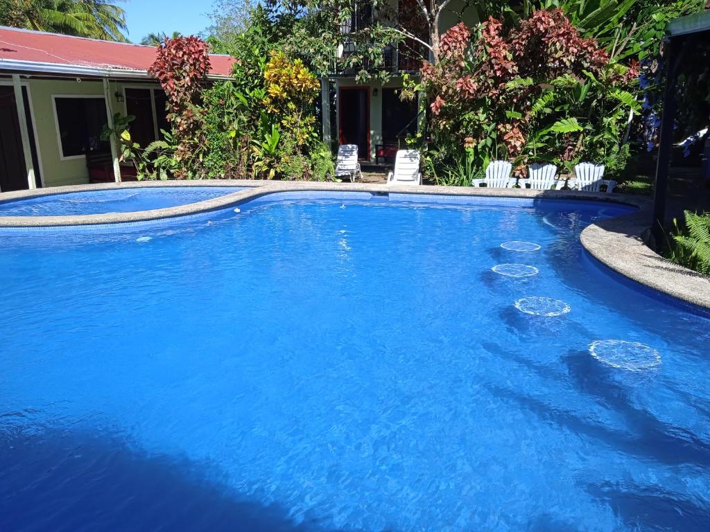 La Casona de Tortuguero — Hotel in Tortuguero