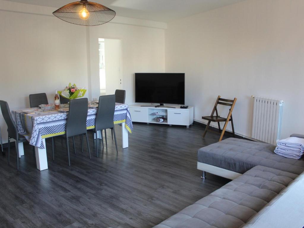 Appartement 80m² 2 Chambres Près des Thermes - FR-1-503-111 - 2