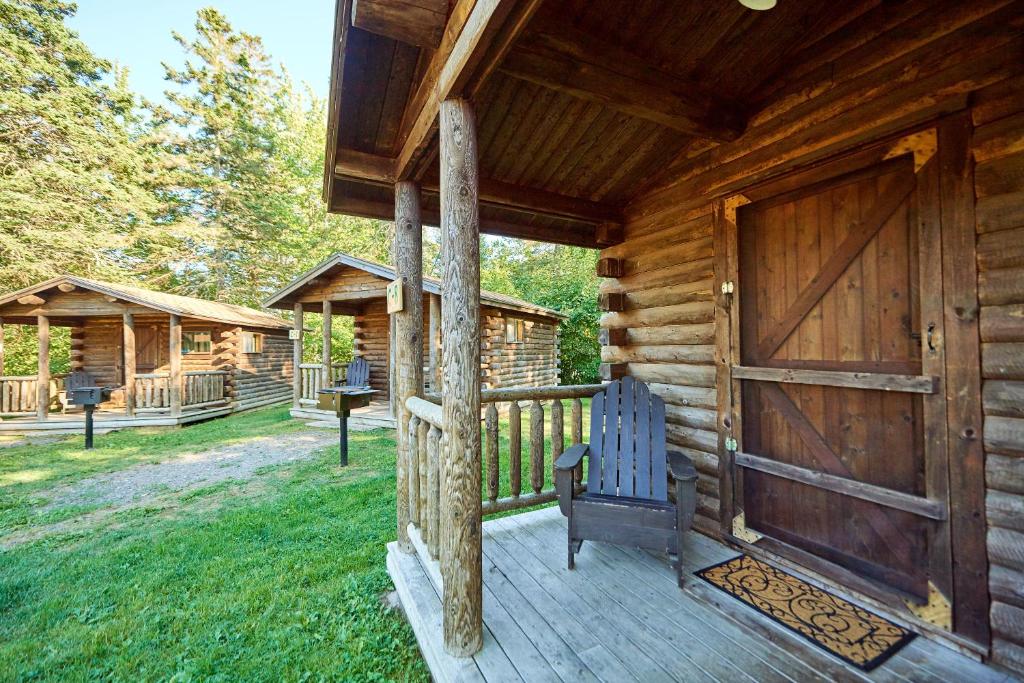 Narrows Too Camping Resort Cabin 6 photo
