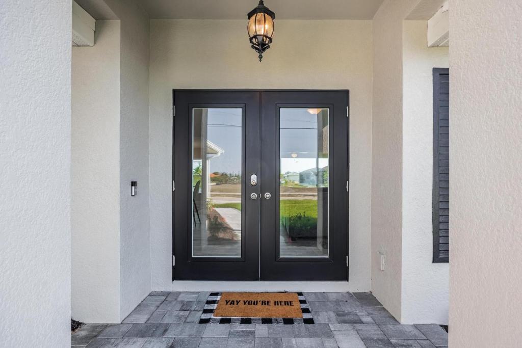 Waterfront - Villa Sand Castle - Roelens Vacations, Matlacha