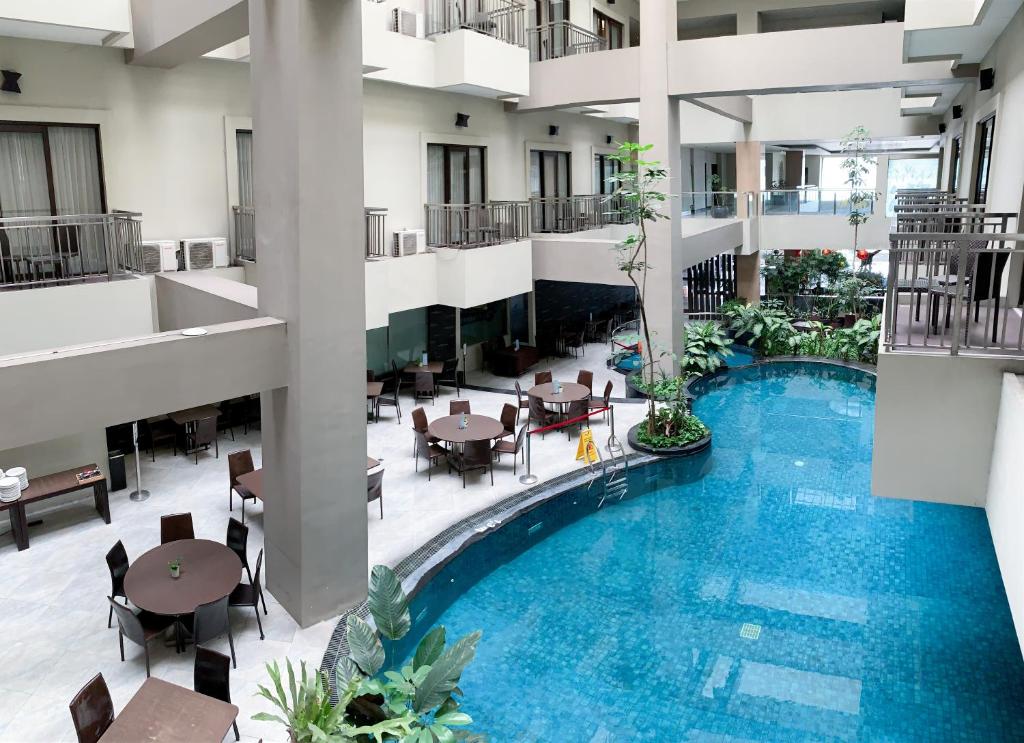 Swimming pool