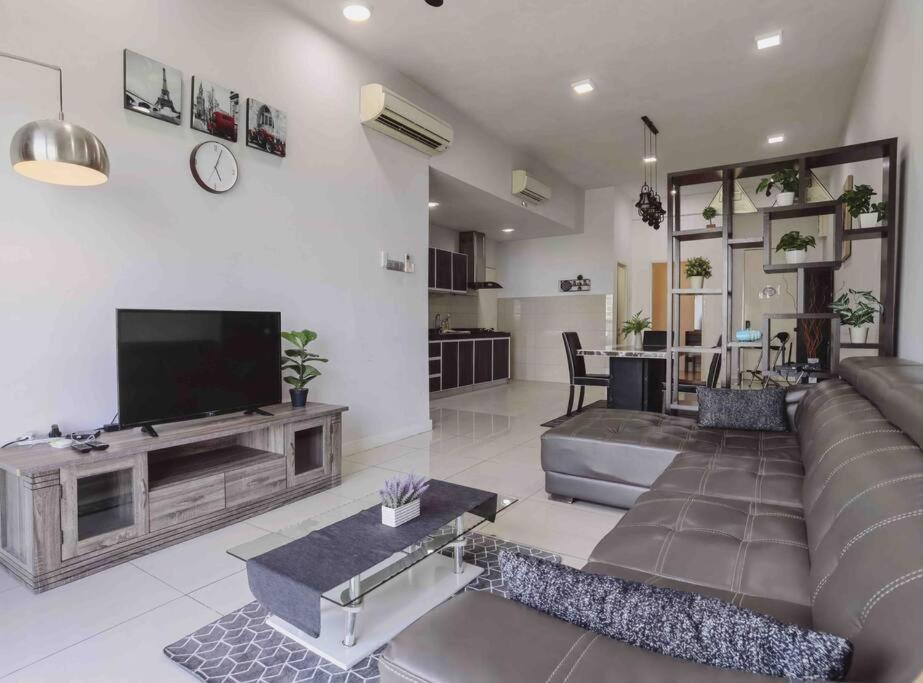 Urban Loft @ IMAGO MALL - 5 Pax, 2 Rooms 2 Bath — Hotel in Kota Kinabalu