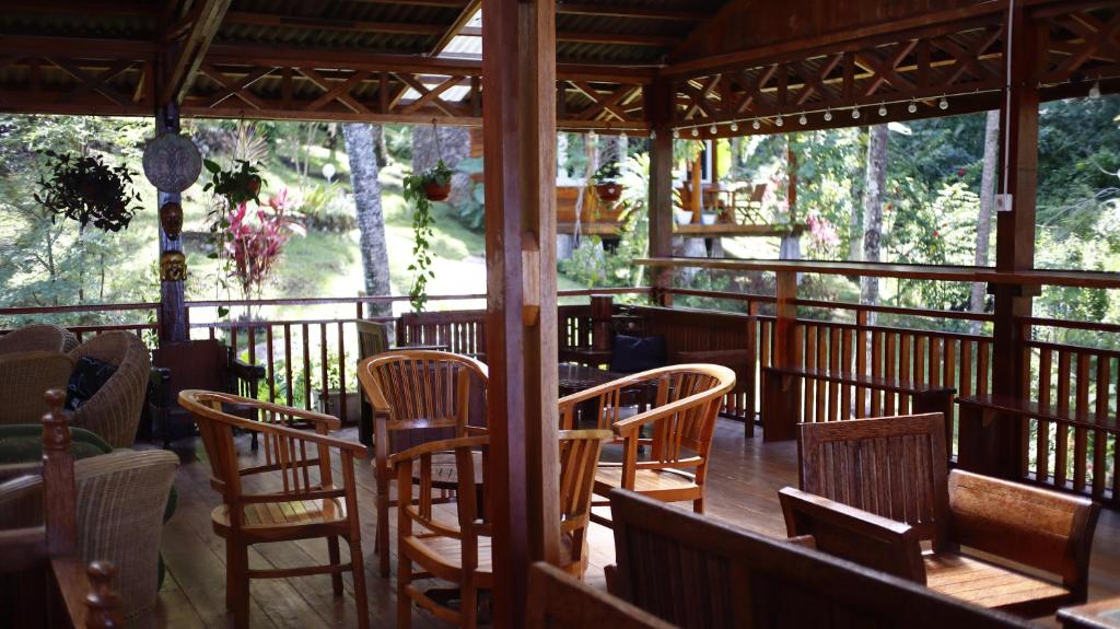 Air Manis Hillside Villa Cafe & Resto photo