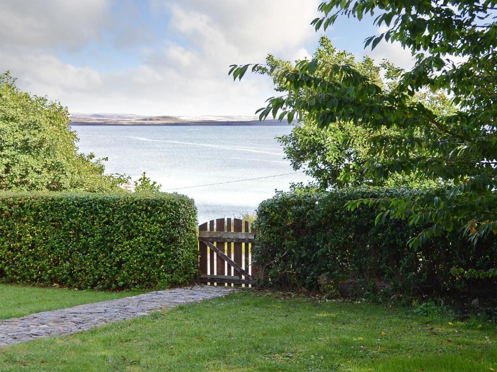 Deo Na Mara, Midtown Brae