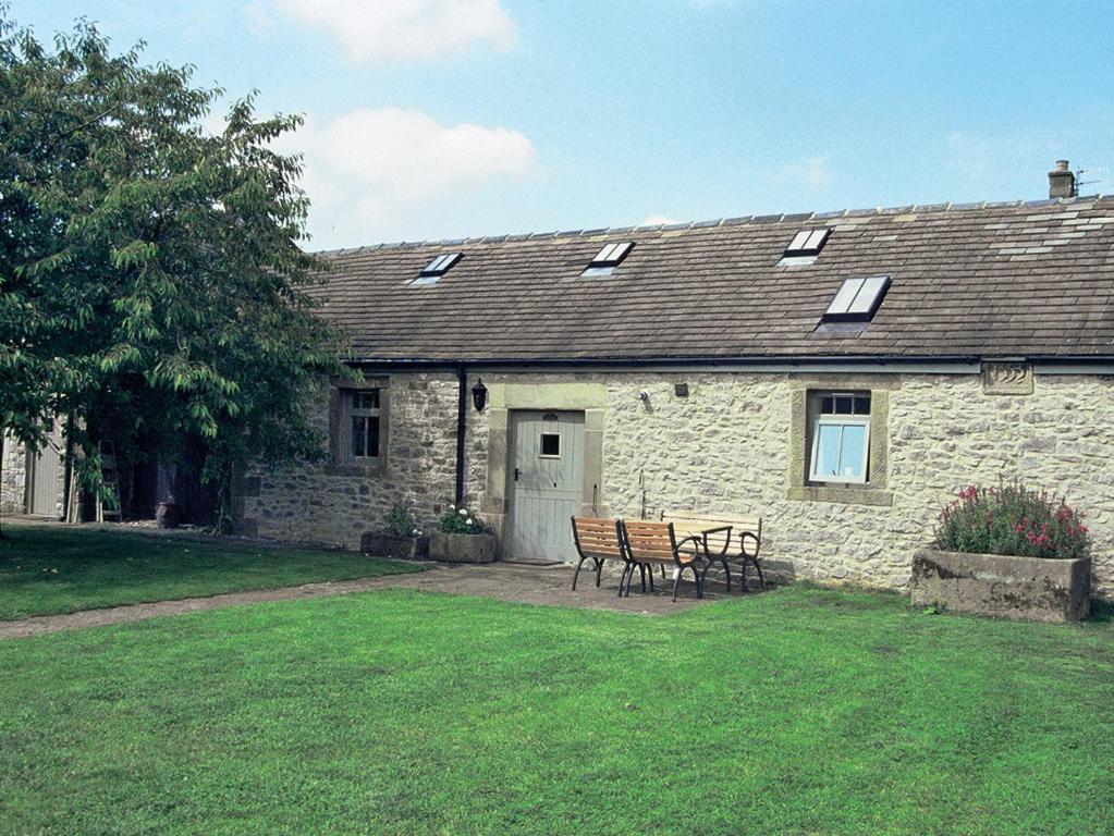 Poppy's Barn - E3067