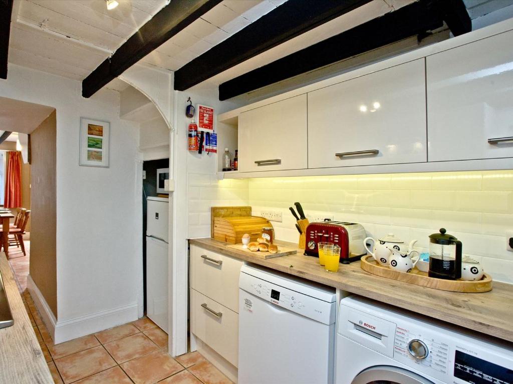 Pilgrims Cottage photo 8