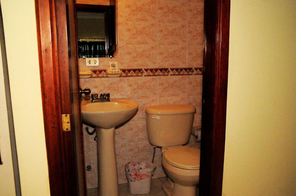 Colony Inn Hotel photo
