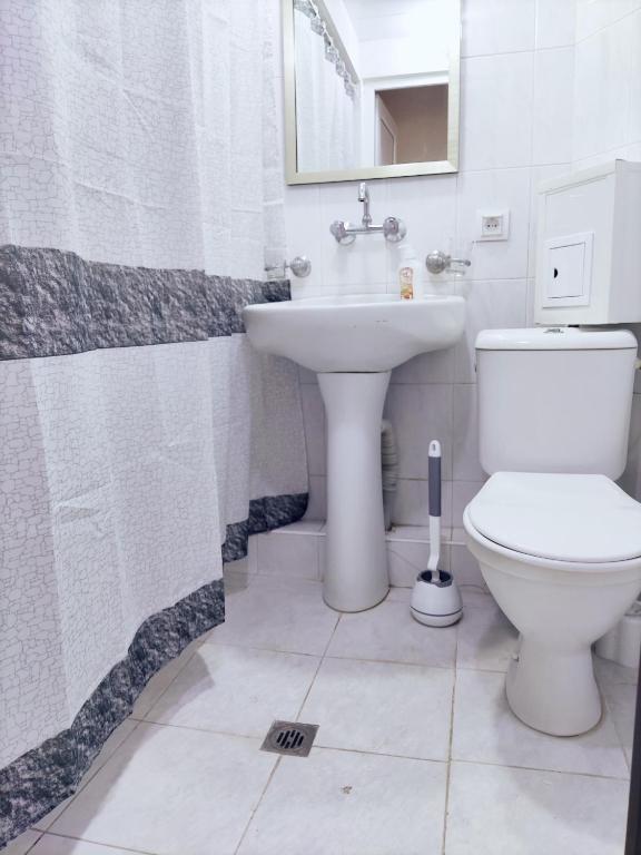 Renovated 1 bedroom with King size bed in Kentron photo
