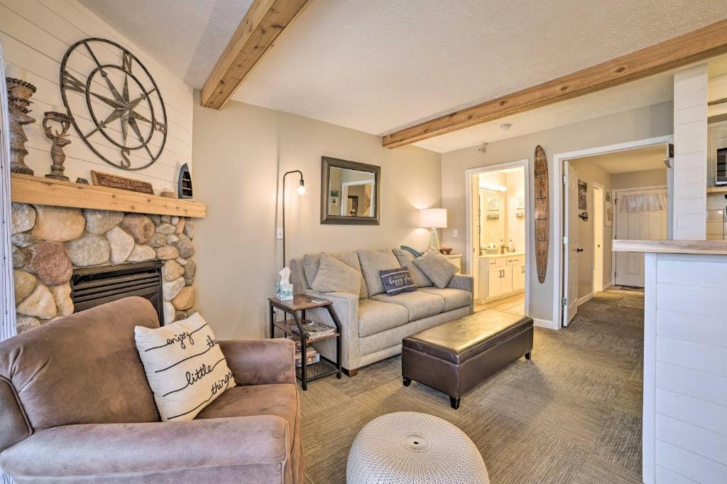 Updated Onekama Resort Condo on Portage Lake!, Onekama