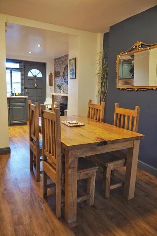 Woodworth Cottage, Barnoldswick photo 3