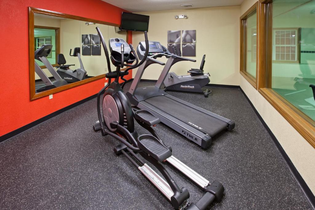 Country Inn & Suites by Radisson, Macedonia, OH photo
