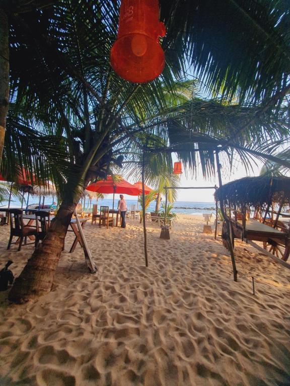 Blue Horizon Beach Hotel — Hotel in Tangalle