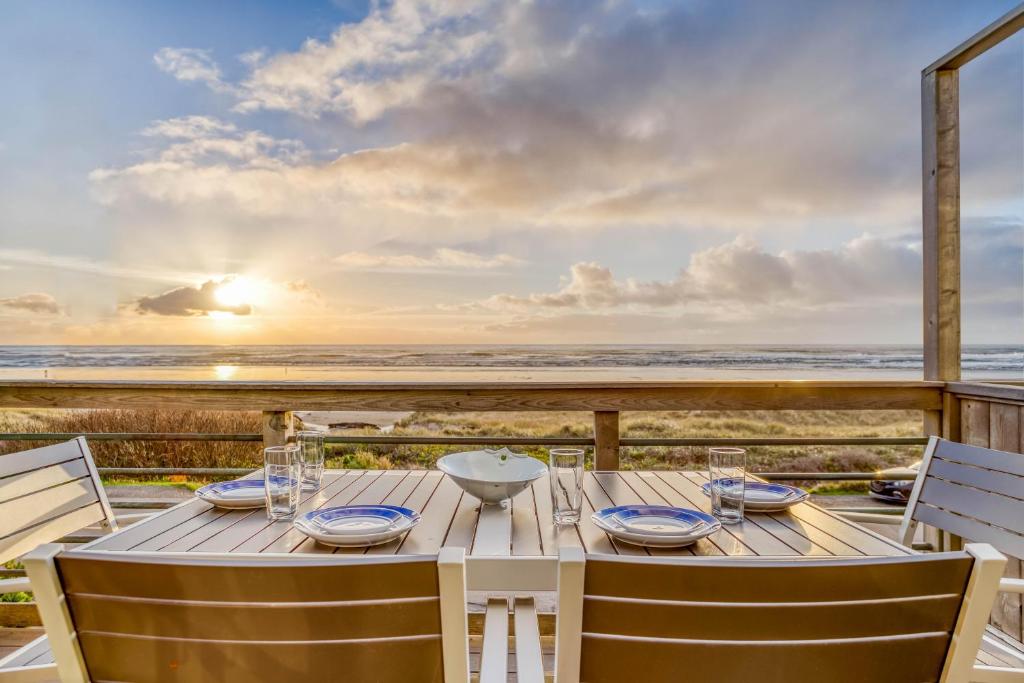 Sea Star 1 MCA 51 A-GF - Meredith Lodging, Manzanita