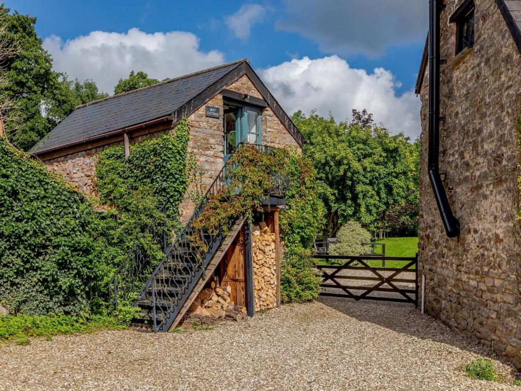 Leat Cottage - 16952