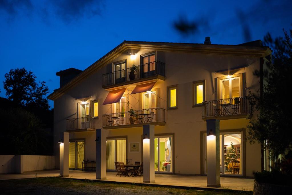 L'ALBERO DELLA MANNA, Patti