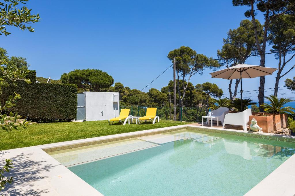 Luxury villa in front of the beach ALBA - 5