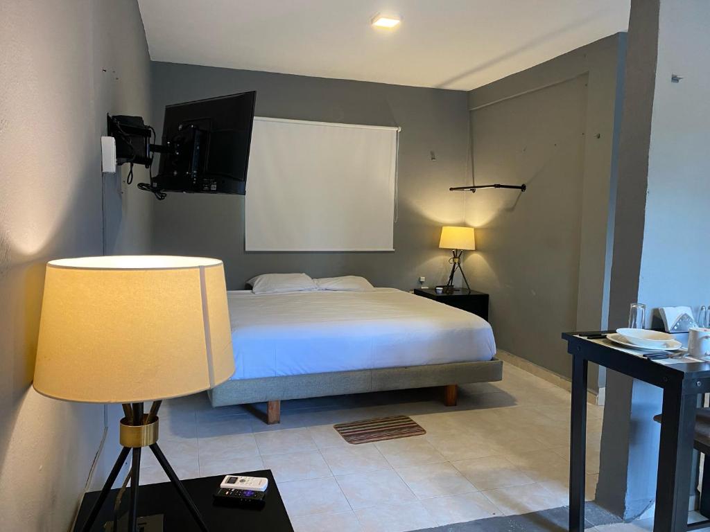 8th Street Suites photo