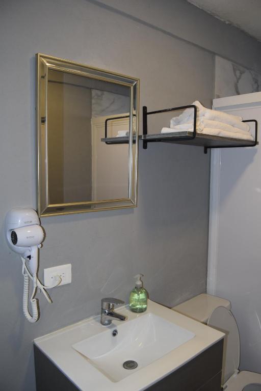 8th Street Suites photo