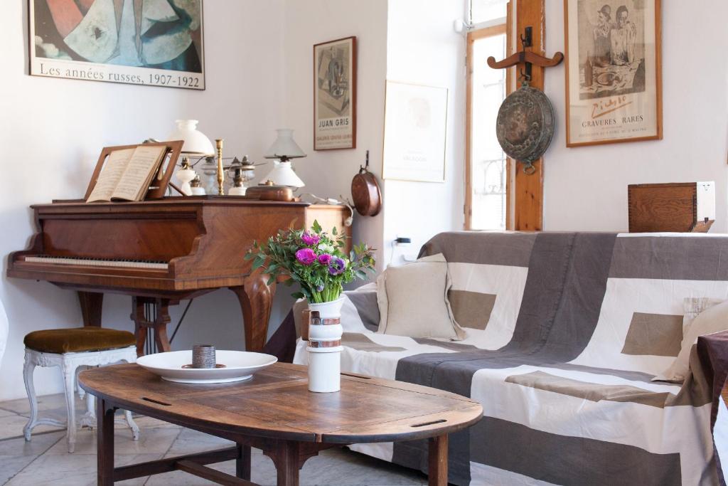 Helni Ha Malka Apartment By A b c — Hotel in Jerusalem