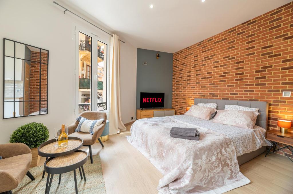 GRAND STUDIO CLIMATISE TRES PROCHE MONACO - 2