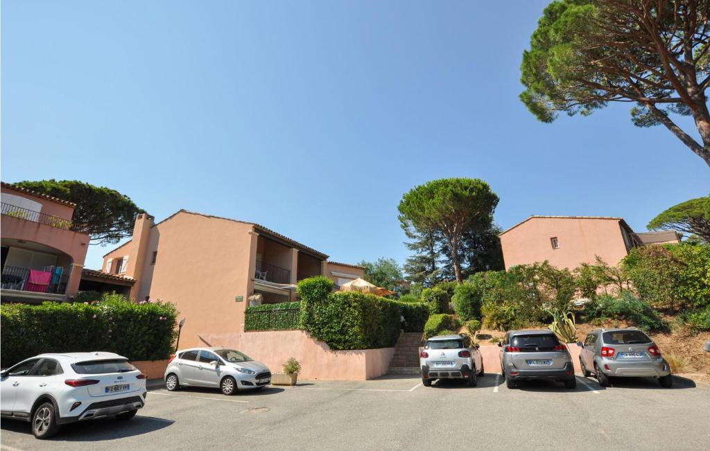 2 Bedroom Beach Front Apartment In Sainte-Maxime - 2