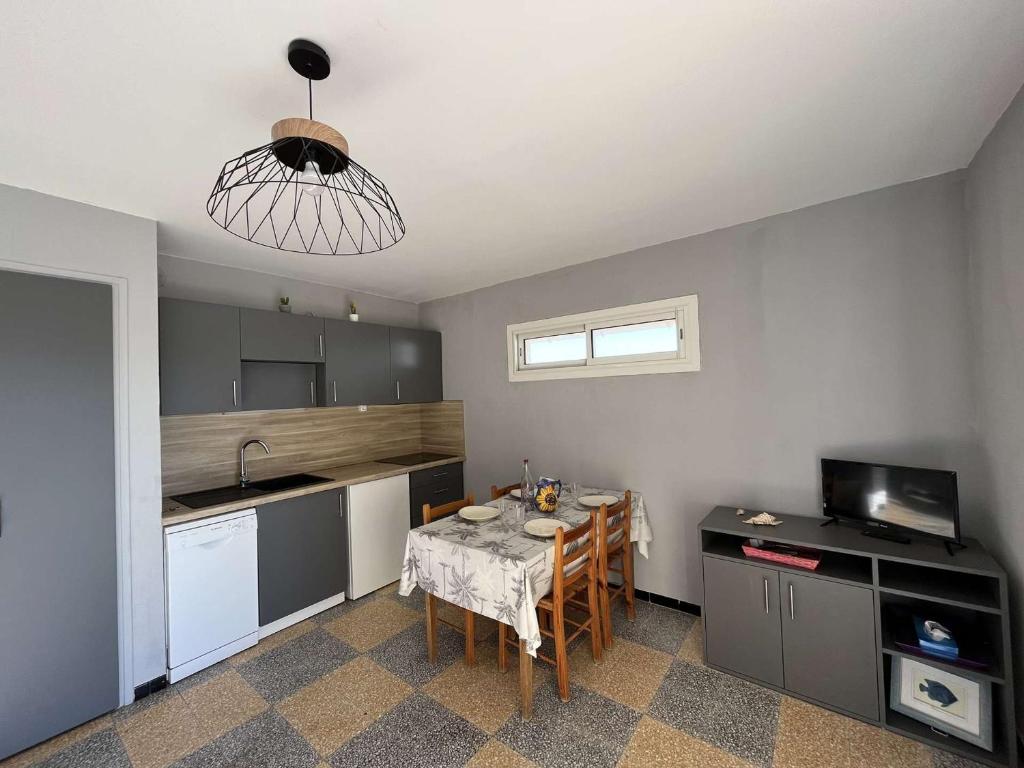 Appartement à 2 pas de la plage avec terrasse et parking - FR-1-387-186 - 4
