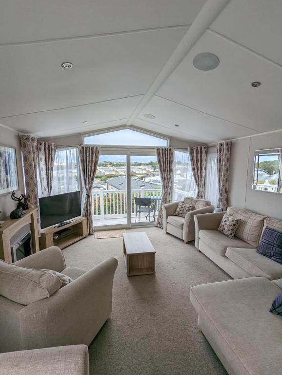 BEAUTIFUL LUXURY Caravan HAVEN LITTLESEA STUNNING VIEWS Sleeps 6, Weymouth