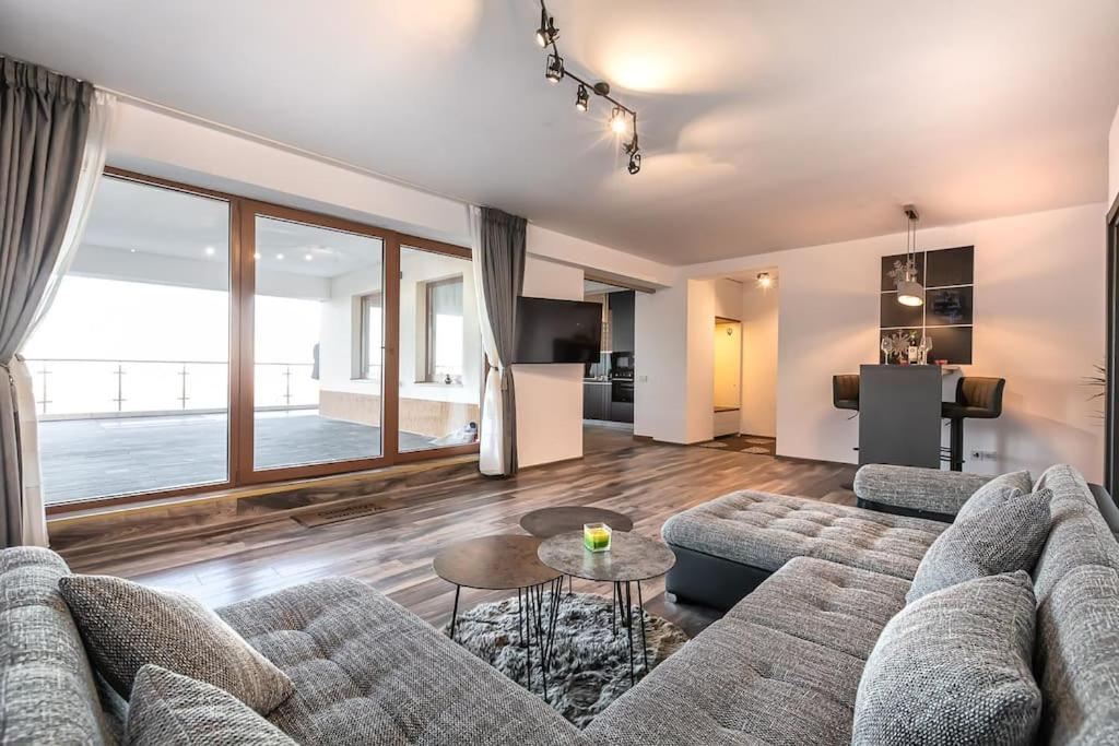 Modern apartment with city-view near Poiana Brasov, Brašov