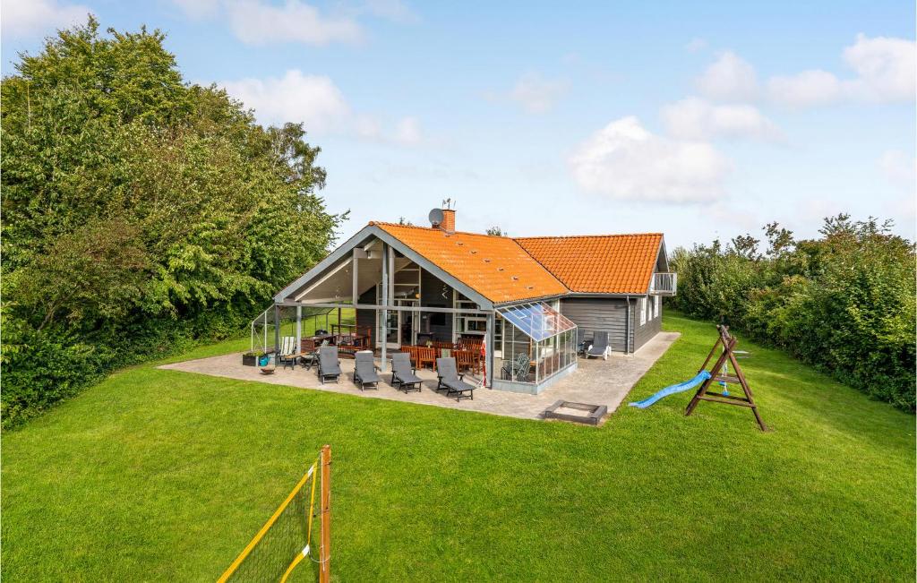 Stunning Home In Hadsund With 5 Bedrooms, Sauna And Wifi