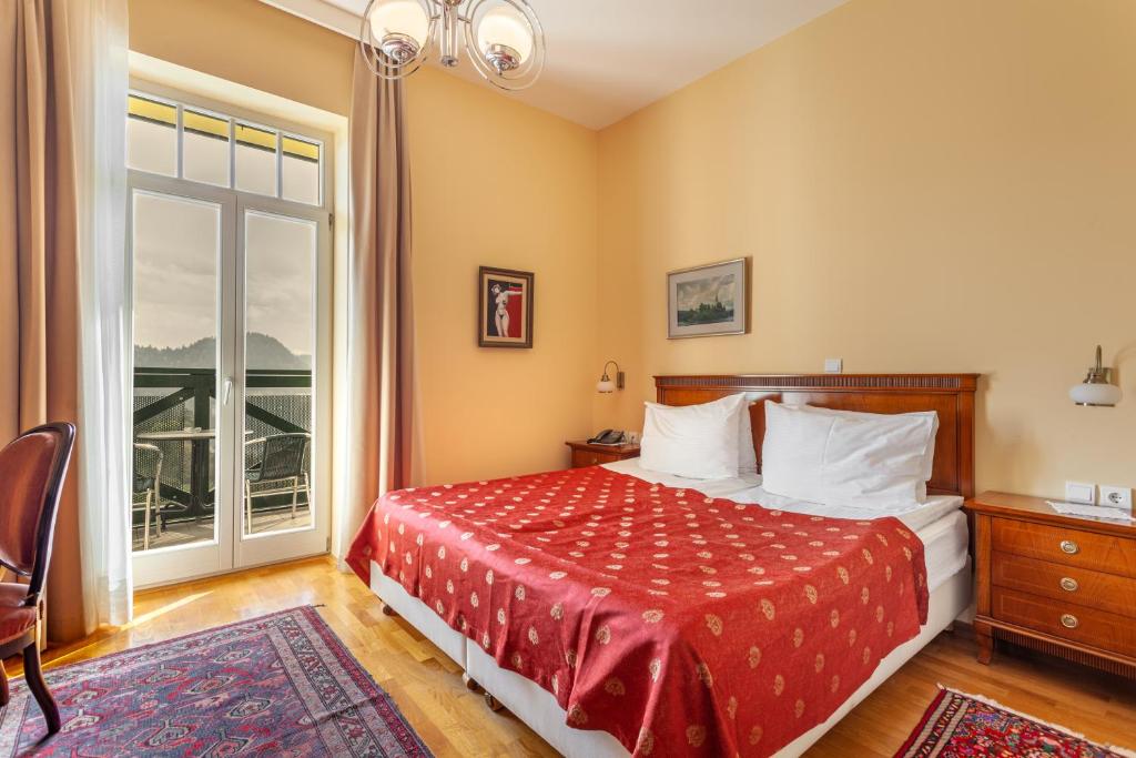 Hotel Triglav photo