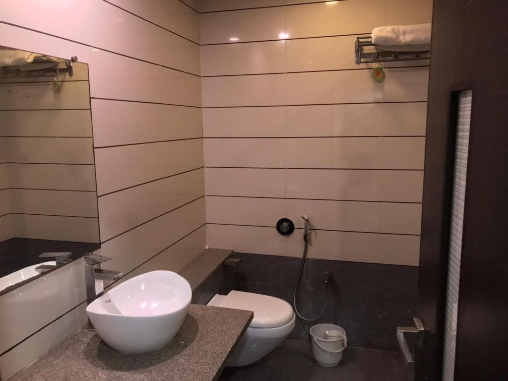 Pearl Hotel & Banquets Ahmedabad photo