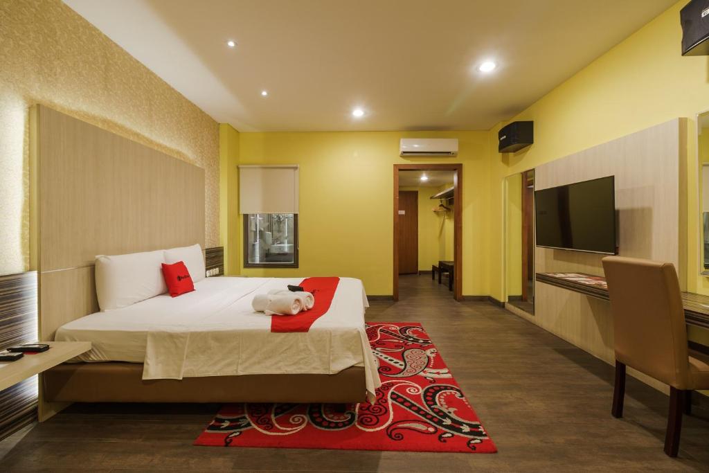 RedDoorz Plus near Dunia Fantasi Ancol photo