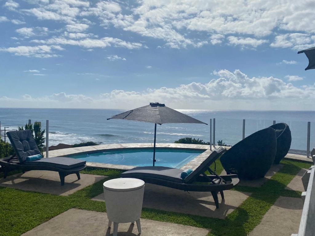 C'est La Vie Beach House, Sheffield Beach