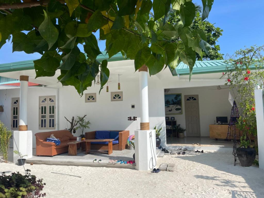 Kuri Inn, Omadhoo