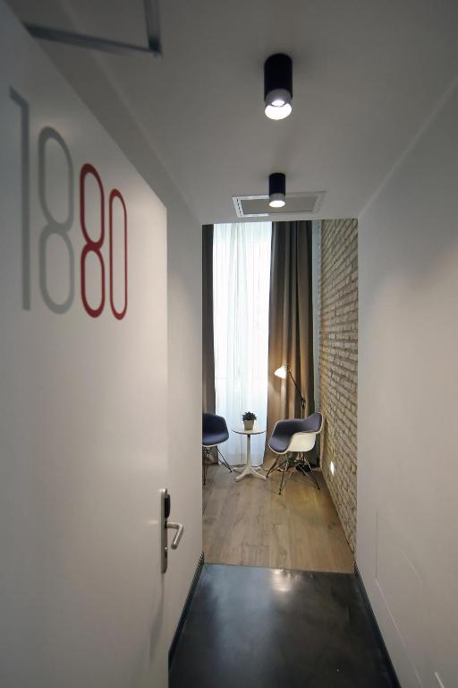 Atypical Rooms 7