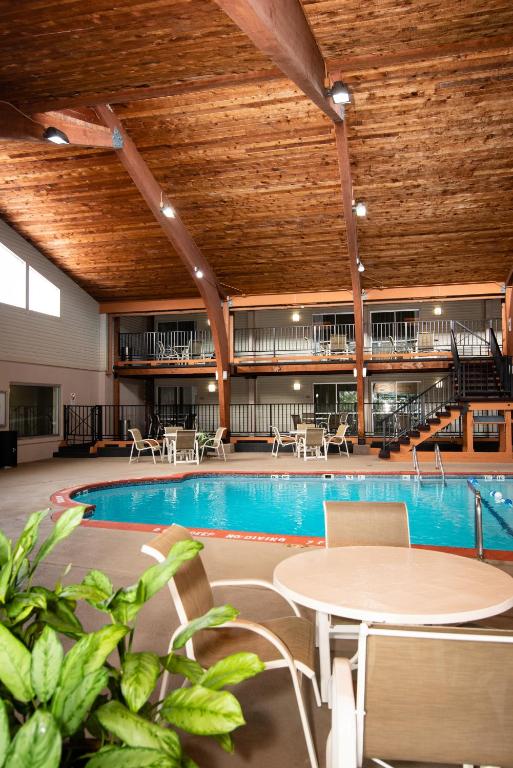 Best Western Plus Plattsburg photo