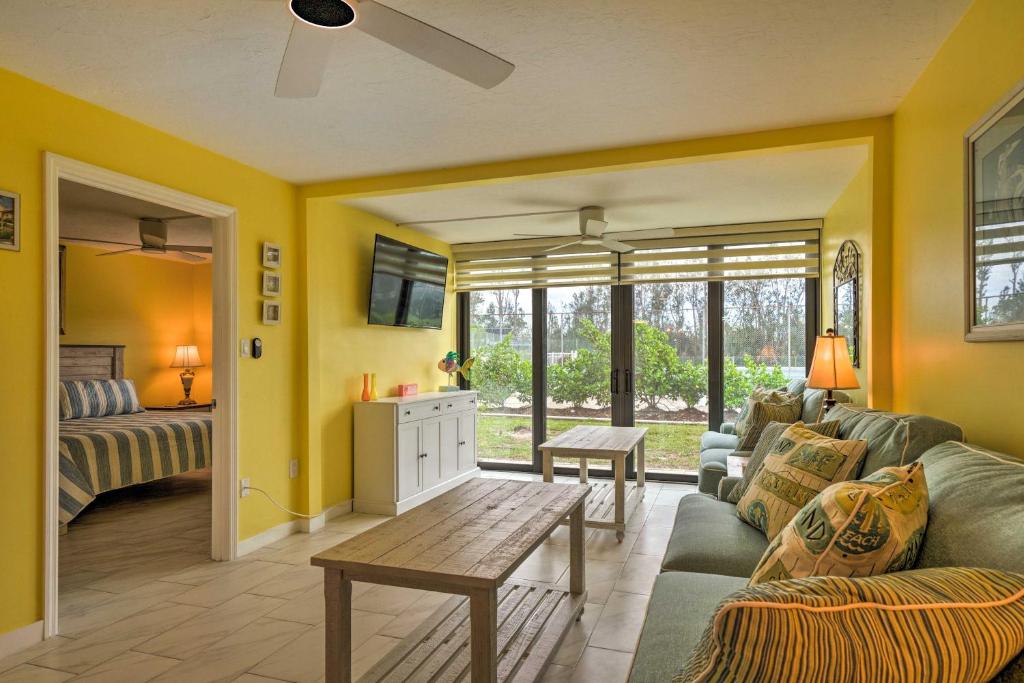Cheery Condo with Pool Access 3 Miles to Beach!, Iona