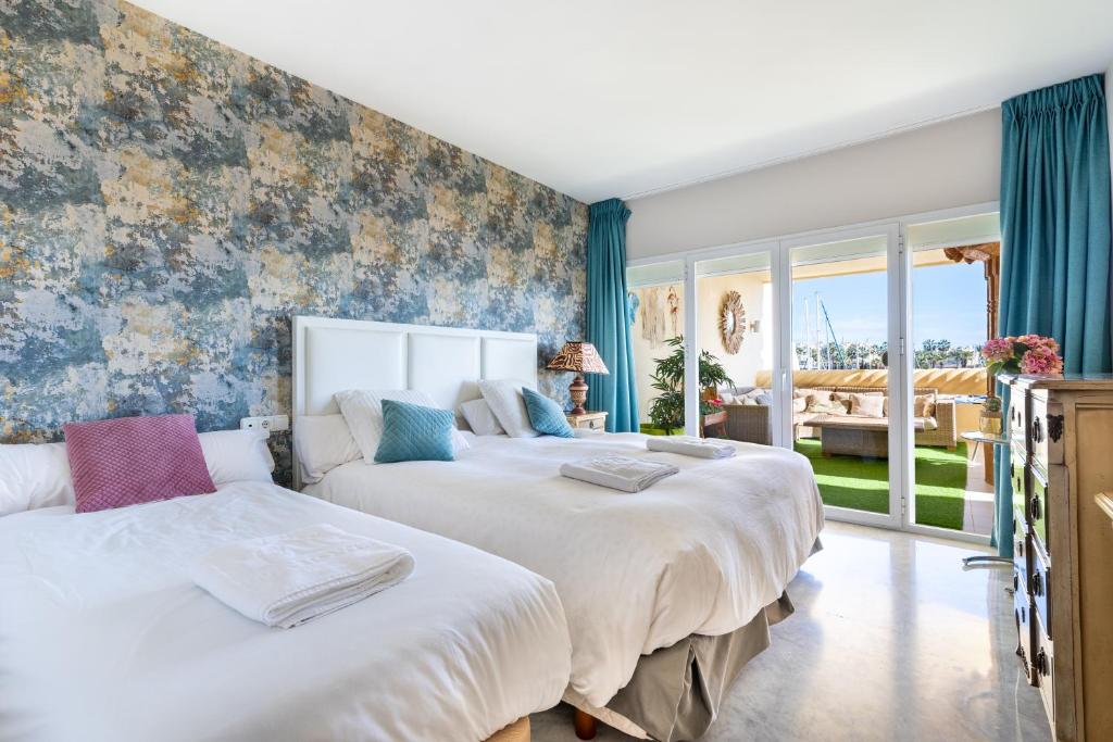 WintowinRentals Luxury and Sea View inside Puerto Marina - 2